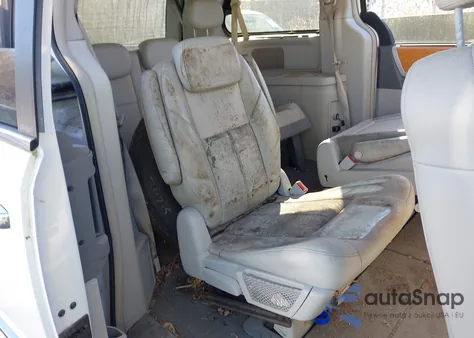 2009 Chrysler Town & Country Limited z USA, uszkodzony, nr VIN 2A8HR64X59R561521